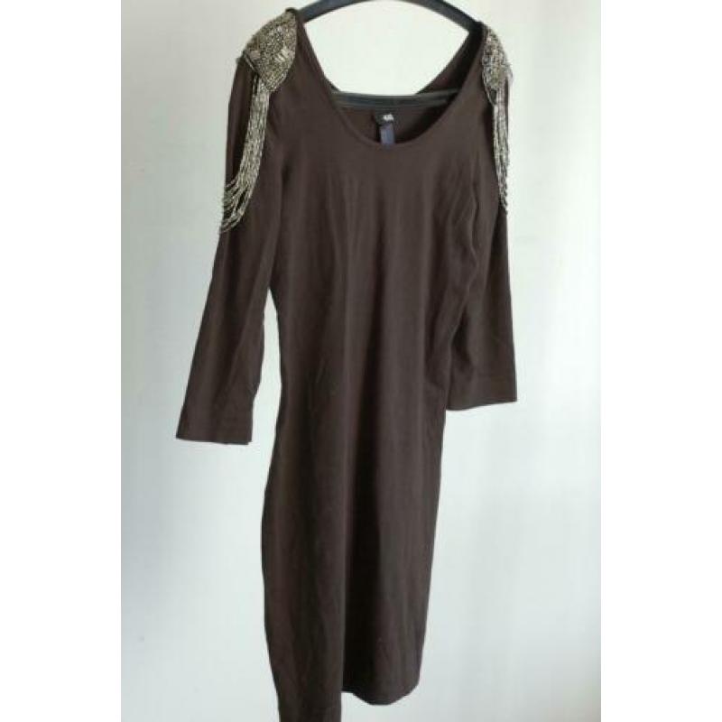 H&M jurk met schouder ketting maat M