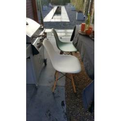 tuinset stoelen zijn nieuw,staan alleen buiten