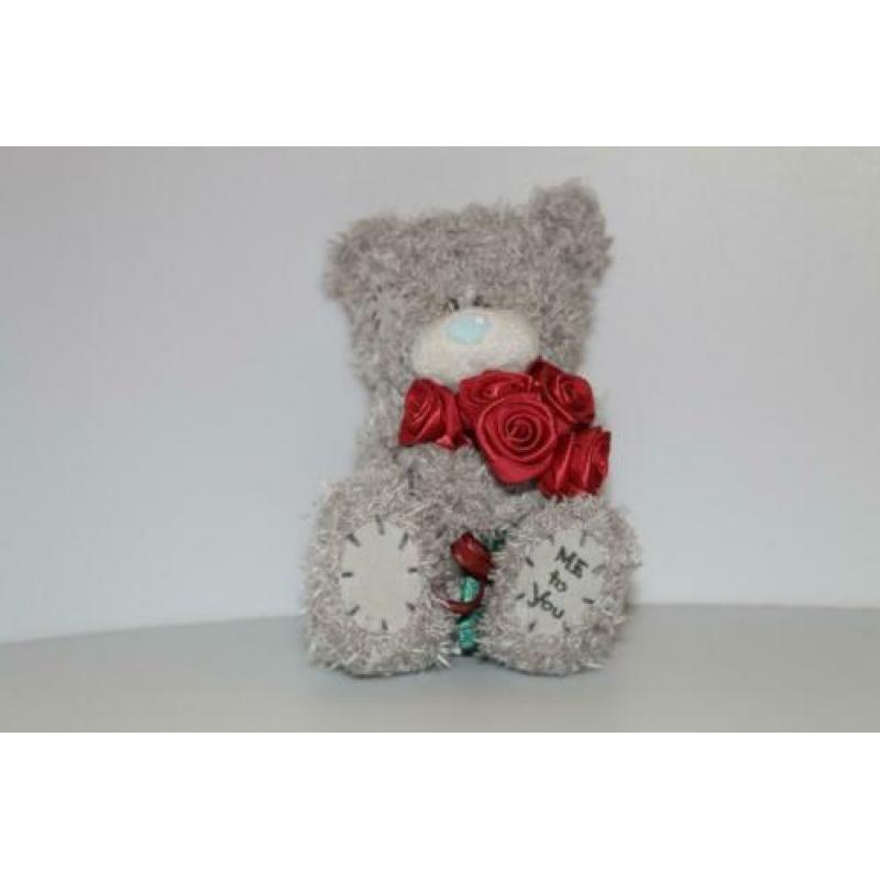 Me to you beertje met bosje rode rozen love cadeautip