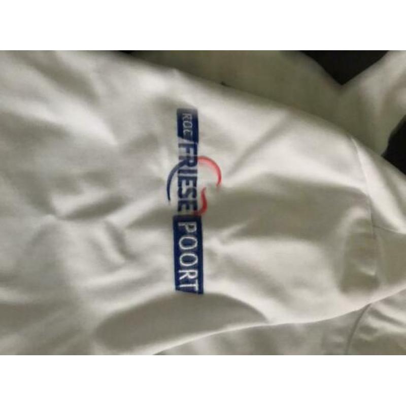 2 witte koksbuizen