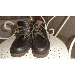 Halfhoge stevige bruine leren schoenen van Human Nature