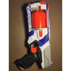 nerf strongarm + 6 kogels