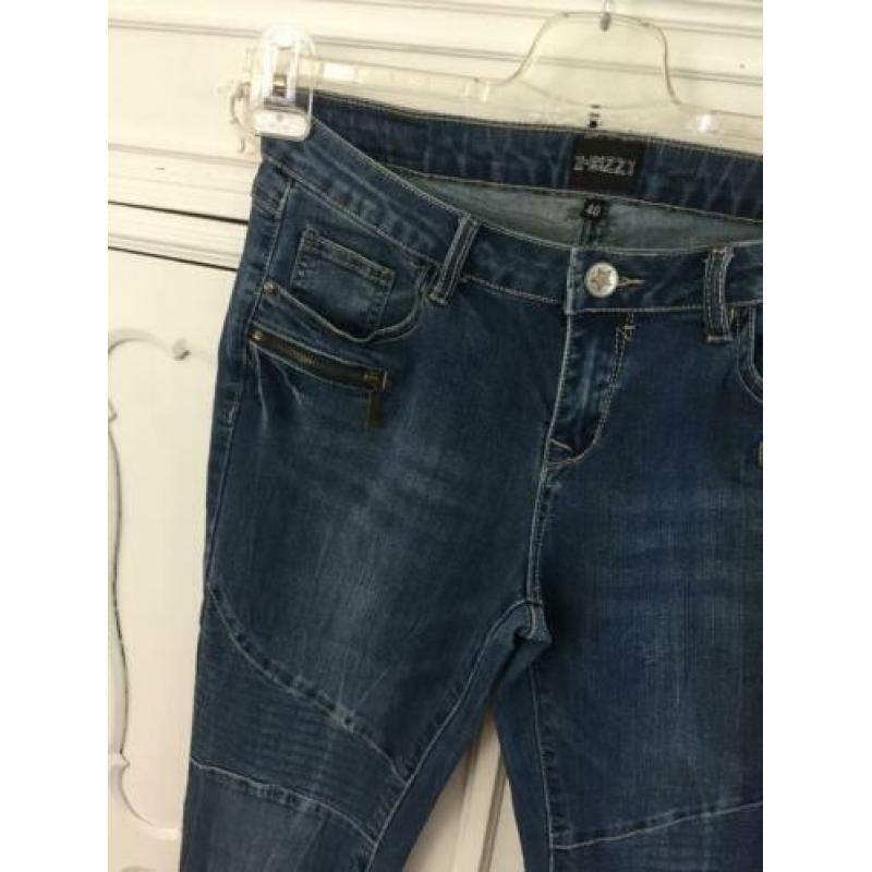 NIEUWSTAAT: Stoere jeans van 2 Bizzy, mt. 40