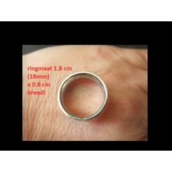 Bijzonder 11 gram Witte Gouden Ring met 3 Diamanten!