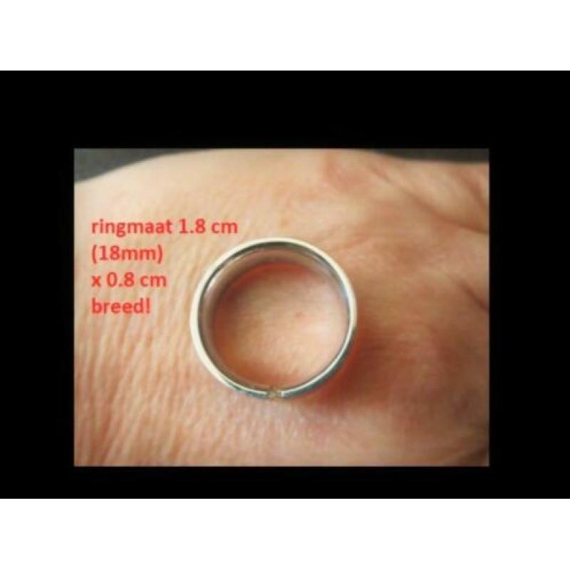 Bijzonder 11 gram Witte Gouden Ring met 3 Diamanten!