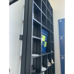 Presentatie kast (wandrek) 210cm x 415cm hoog, 2 stuks 7021