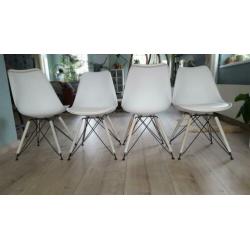 4 kuipstoelen wit zwart hout industrieel scandinavisch