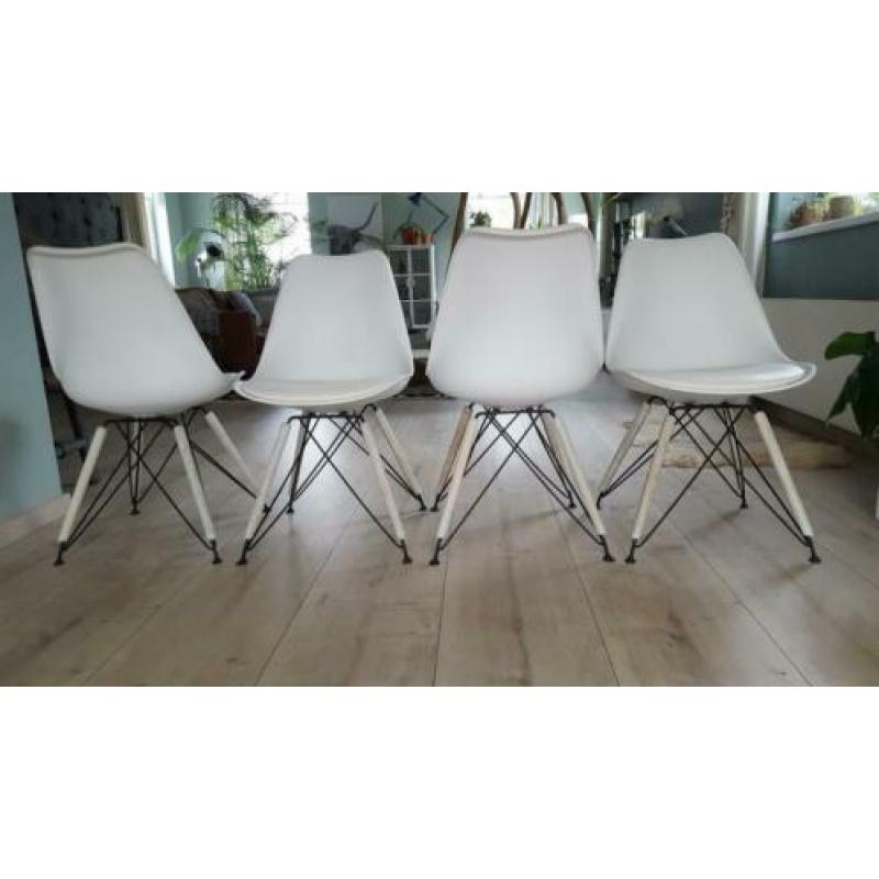 4 kuipstoelen wit zwart hout industrieel scandinavisch