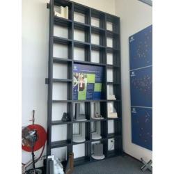 Presentatie kast (wandrek) 210cm x 415cm hoog, 2 stuks 7021