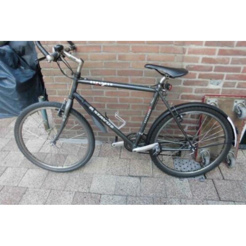Heren fiets met versnelling.hand remmen.