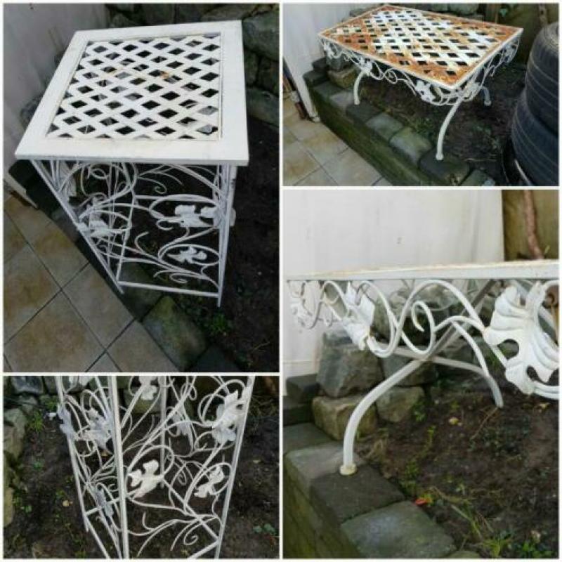 Metalen,tafel en bijzet tafel?? antiek ??