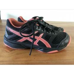 ASICS gel-flare maat 35 zwart met roze