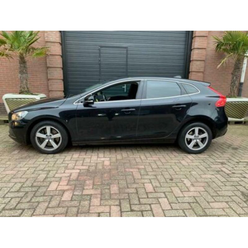 Volvo V40 2.0 D4 Summum Business Navi/PDC/LED/Net binnen!