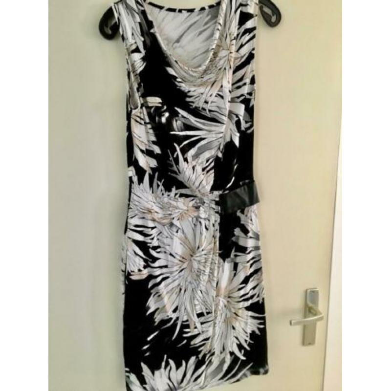 Jurk zwart-wit iets beige en leer accent 38/40