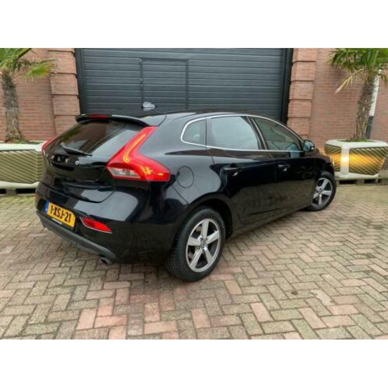Volvo V40 2.0 D4 Summum Business Navi/PDC/LED/Net binnen!