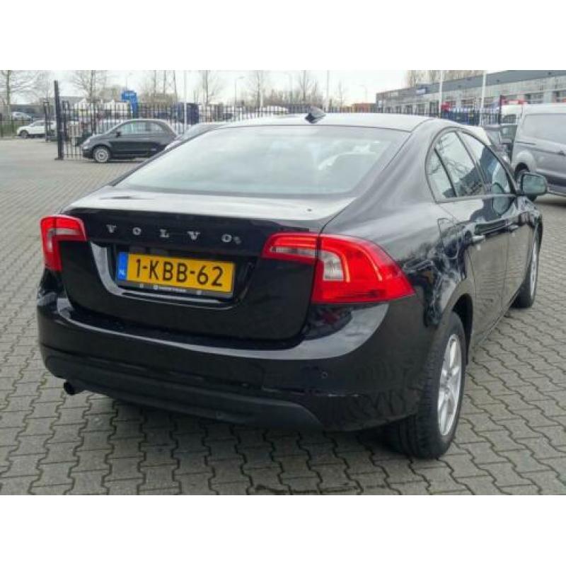 Volvo S60 1.6 D2 Kinetic / Navi / ECC / PDC / LMV