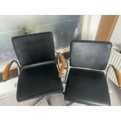 Kappers stoelen