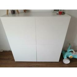 Wandkast wit. Zo goed als nieuw. Nieuwprijs 1245euro.