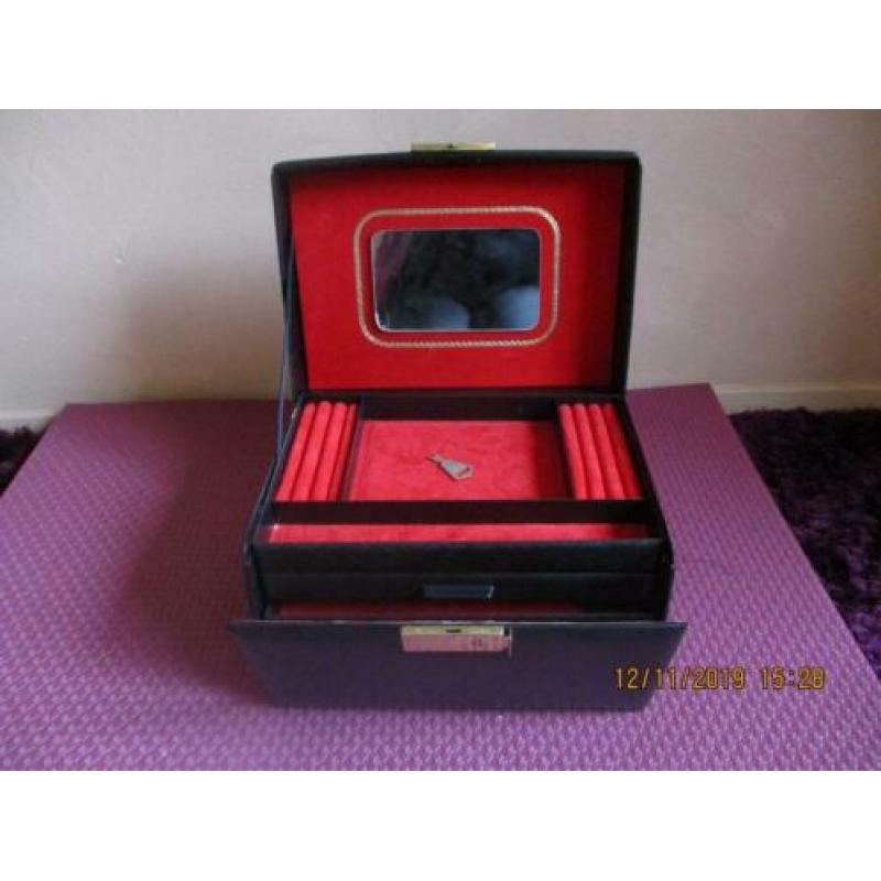 juwelen case hardcase, diep 18cm, lang 26 cm, hoog 17 cm