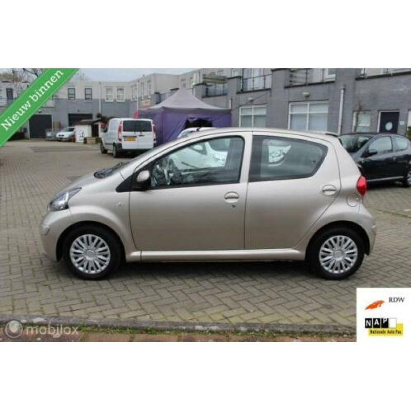 Toyota Aygo 1.0-12V +