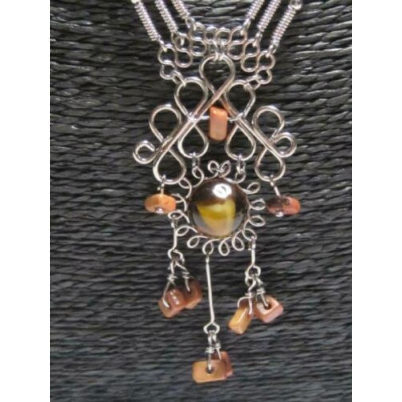 opruiming: schitterend collier met bijpassende oorhangers