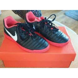 Nike Tiempo zaalvoetbalschoenen mt 33,5