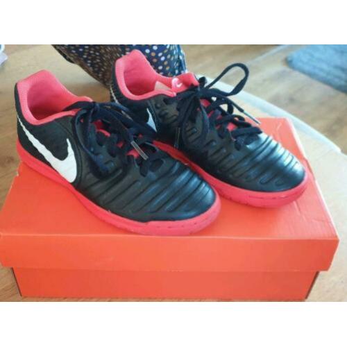 Nike Tiempo zaalvoetbalschoenen mt 33,5
