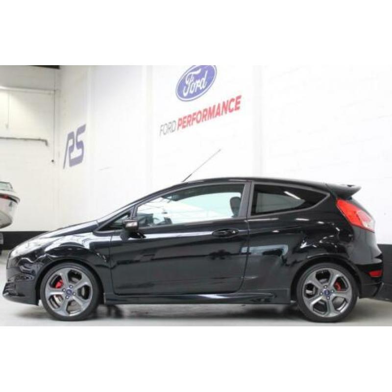 Ford Fiesta 1.6 182pk ST2 Style pack |dealer-onderhouden|key