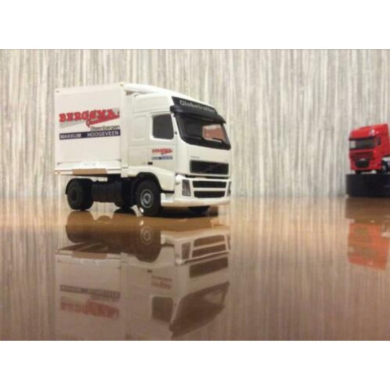 Volvo Globbetrotter FH12-460 Bergsma groothandel Makkum café
