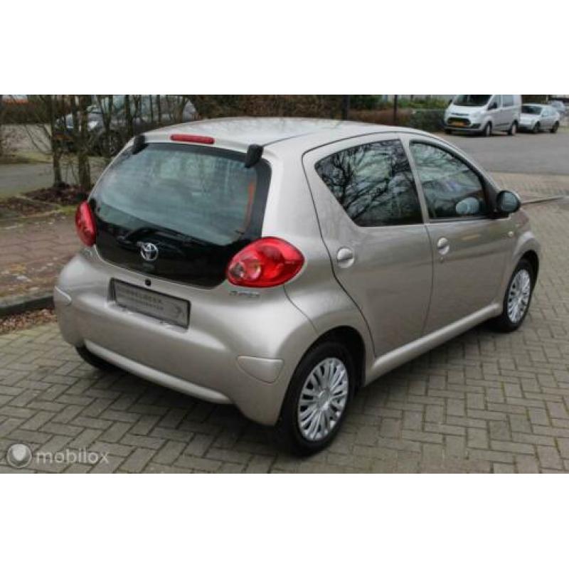 Toyota Aygo 1.0-12V +