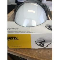 2 nieuwe Petzl bouwhelmen