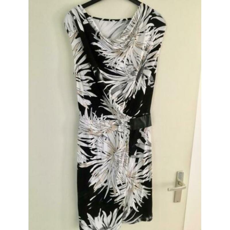 Jurk zwart-wit iets beige en leer accent 38/40