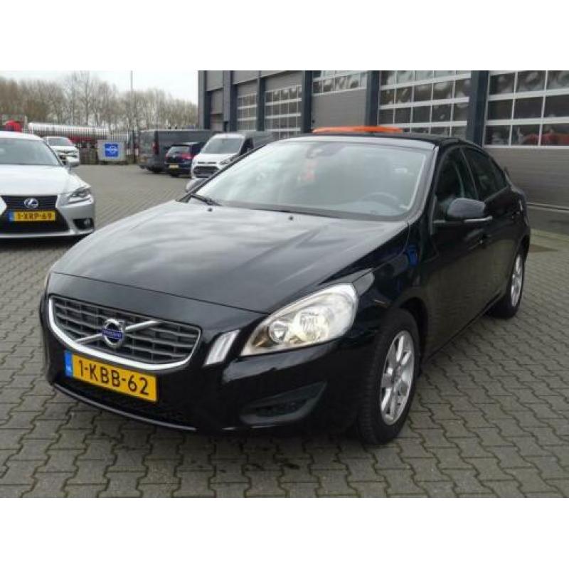 Volvo S60 1.6 D2 Kinetic / Navi / ECC / PDC / LMV