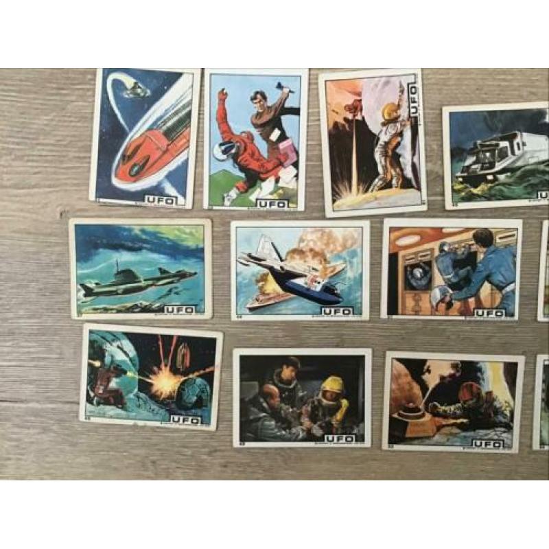 Monty plaatjes UFO 1970 mooie set