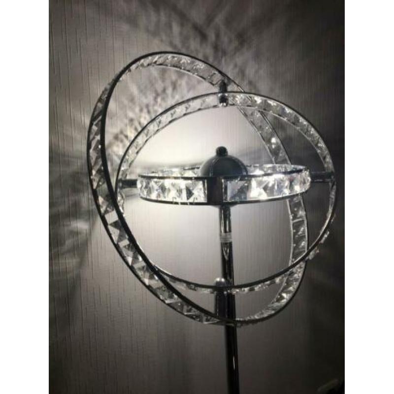 div lampen 2 staande lampen en 2 tafellampen
