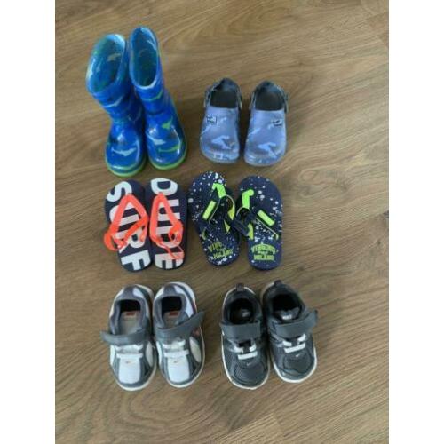 Slippers, Schoentjes, Crocs, en Laarsjes, in goede staat!