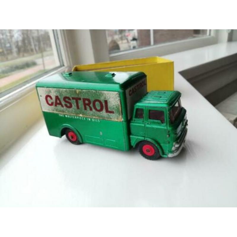 Dinky toys 450 Bedford Castrol met originele doost