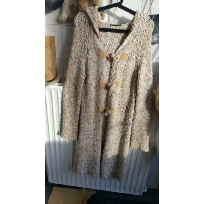 noors motief super warm vest met houten knopen en capuchon