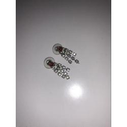 Oorbellen met diamantjes