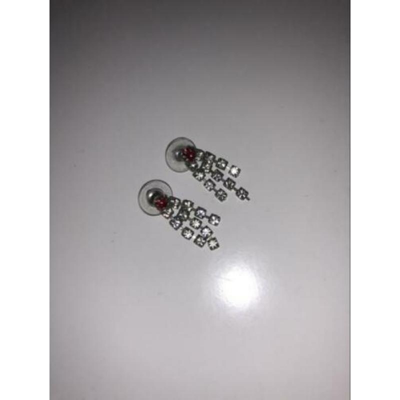 Oorbellen met diamantjes