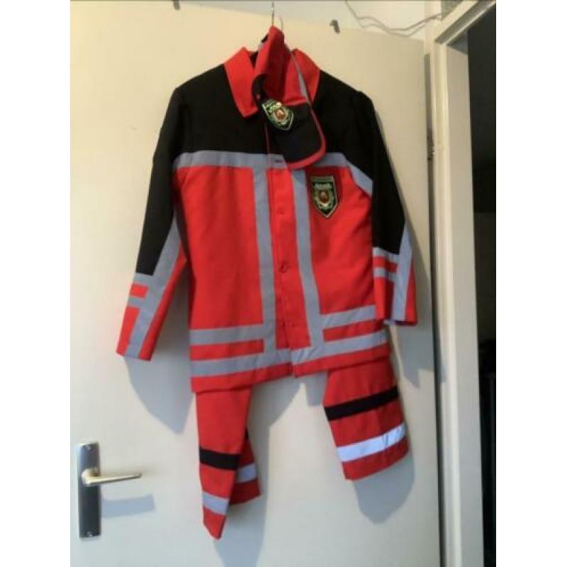 Stoer pak (maat 164) voor een brandweerman (carnaval)