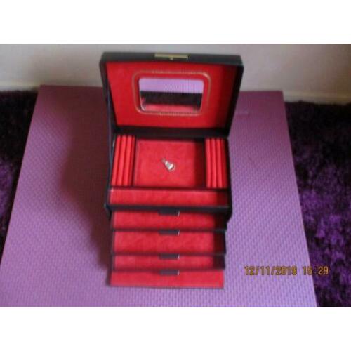 juwelen case hardcase, diep 18cm, lang 26 cm, hoog 17 cm