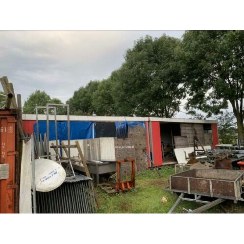 Twee open bouwketen welke te koppelen zijn