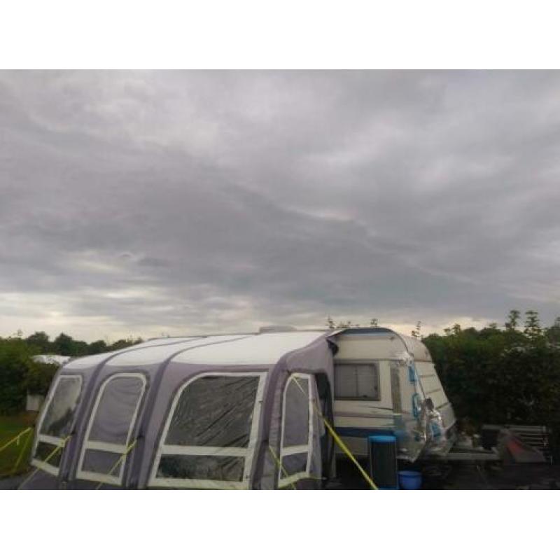 Air opblaas voortent deeltent