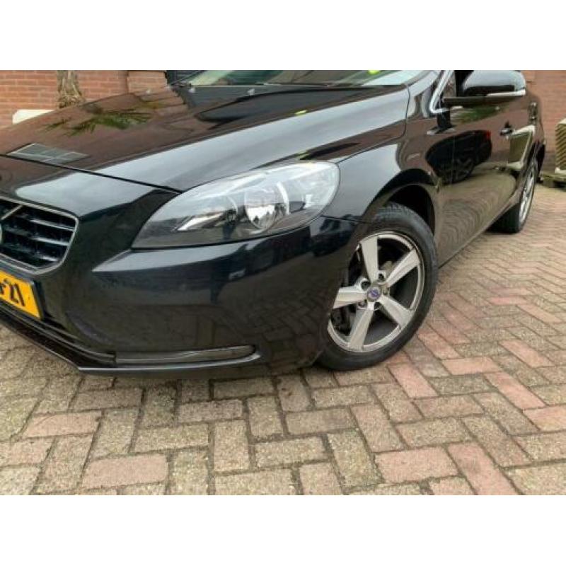 Volvo V40 2.0 D4 Summum Business Navi/PDC/LED/Net binnen!