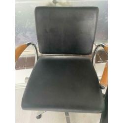 Kappers stoelen