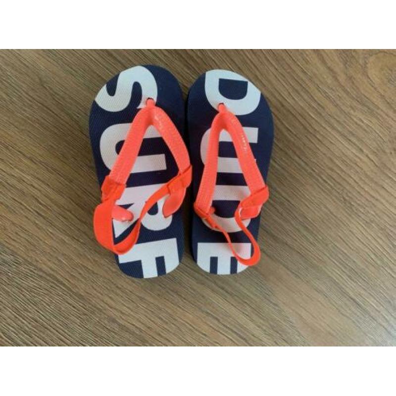 Slippers, Schoentjes, Crocs, en Laarsjes, in goede staat!