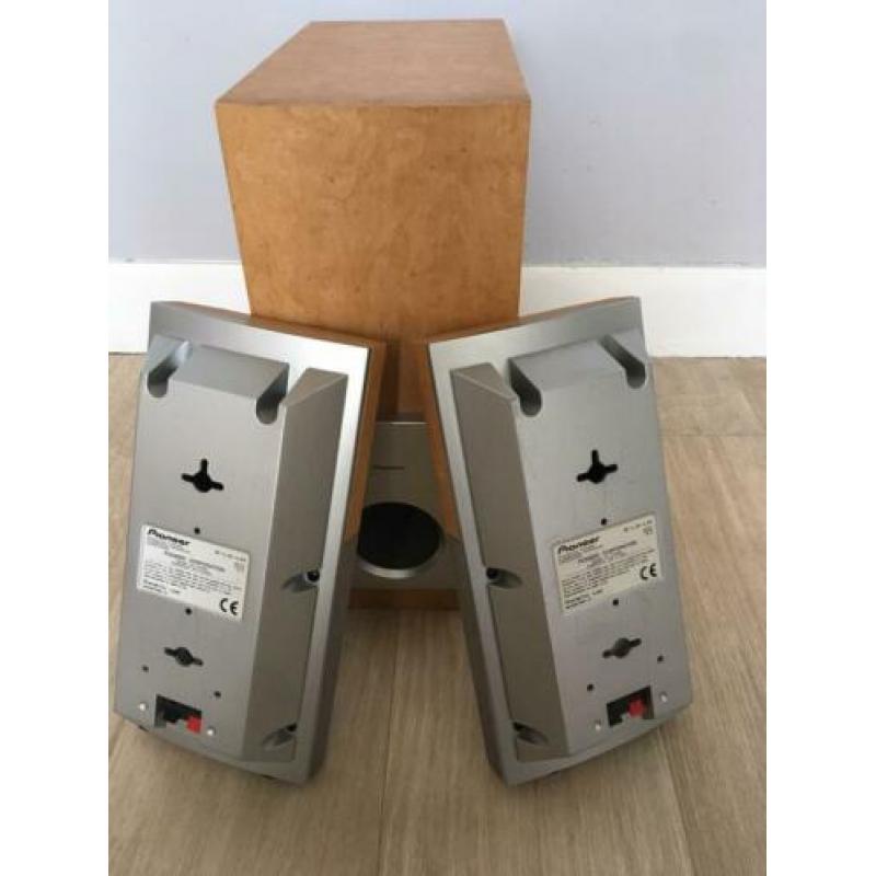 Pioneer speakers