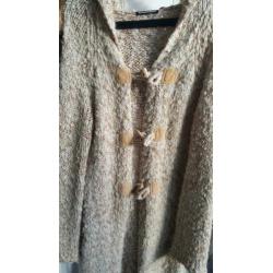 noors motief super warm vest met houten knopen en capuchon