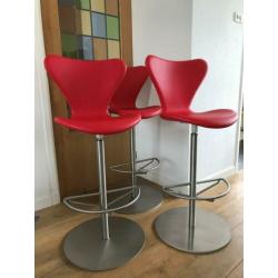 3 Fritz Hansen Arne Jacobsen counter bar kruk vlinder stoel